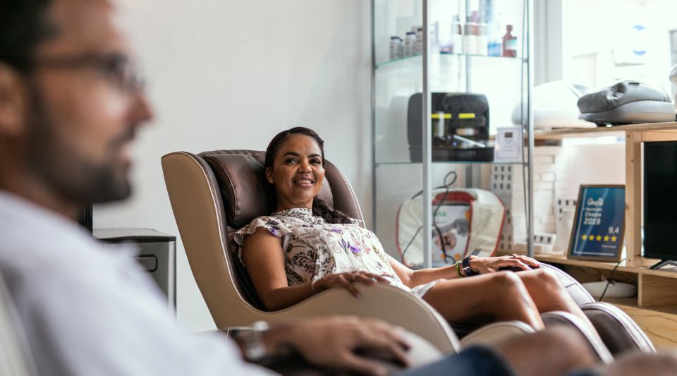 Amsterdam: Chill Massage Chair - Massage Chair Experience