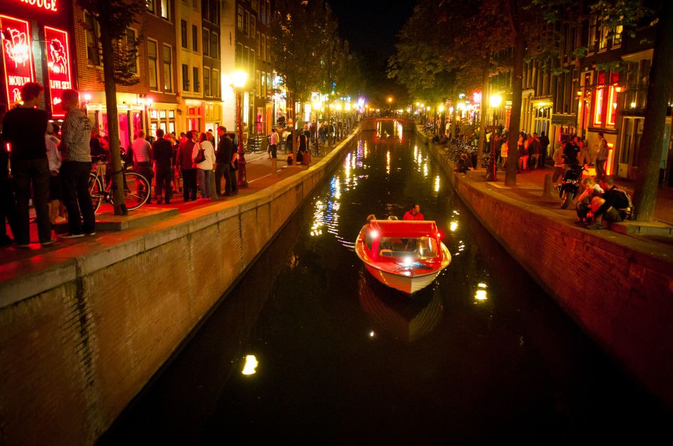 Amsterdam: Walking Tour of the Red Light District - Experience