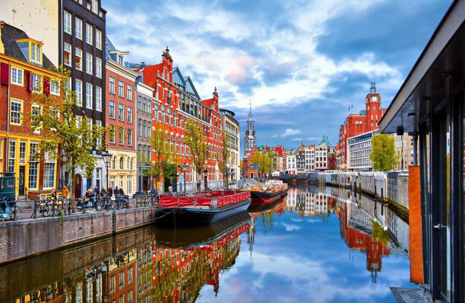 Amsterdam: Walking Tour With Audio Guide on App - Experience Highlights