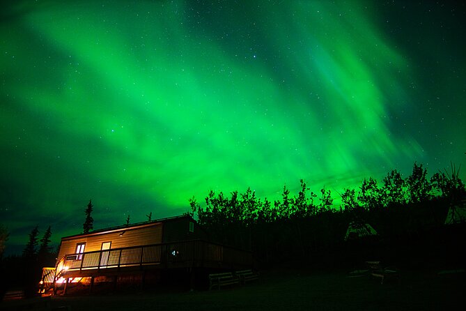 Arctic Day: Aurora Viewing Tour Evening - Location and Timing