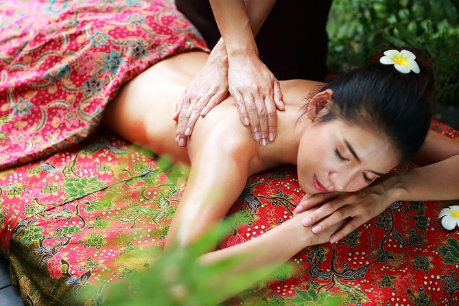 Aromatherpy Oil Massage at Award Winning Fah Lanna Spa - Old City Branch - Inclusions and Meeting Details