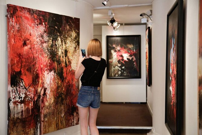 Art Galleries Private Guided Tour in Paris With an Art Expert - Expert Art Guide