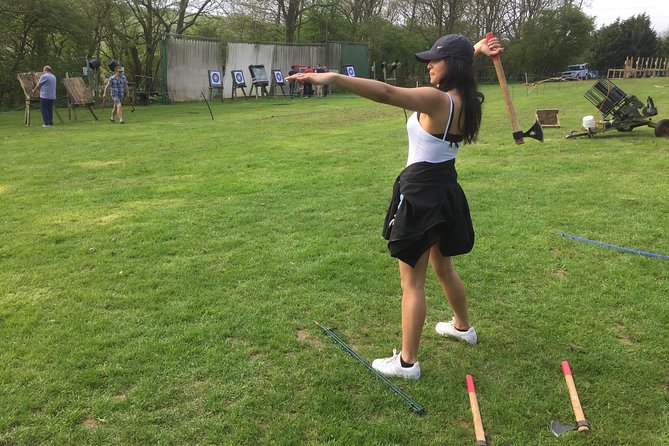 Axe Throwing Session - One Hour - Supervision and Competition Included