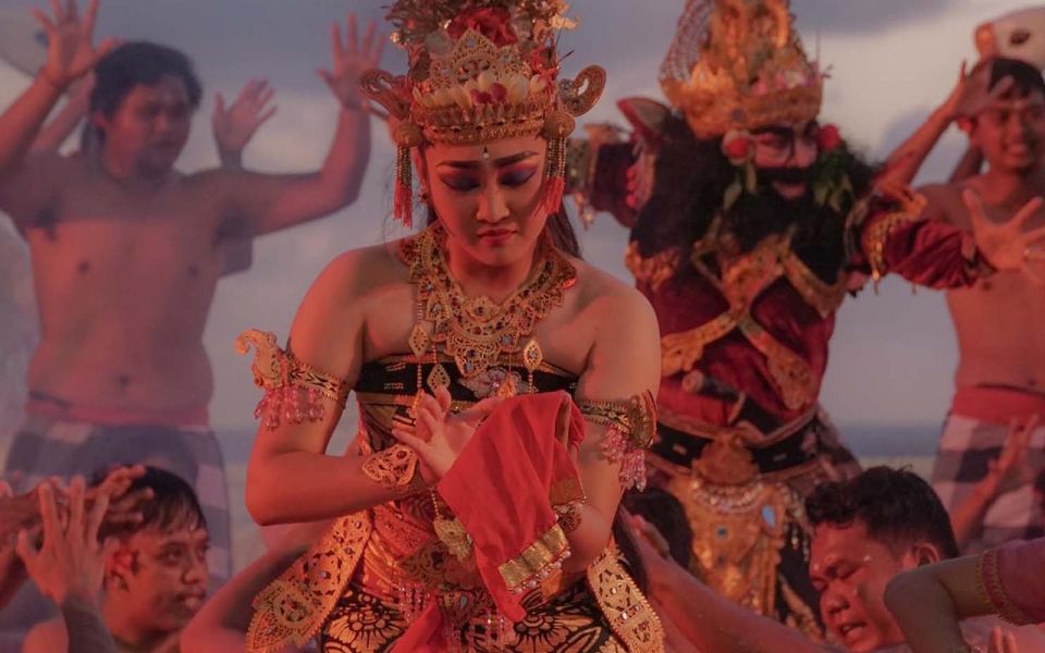 Bali: Melasti Sunset Kecak Dance Show & Jimbaran Bay - Experience Highlights