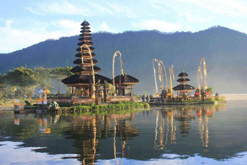 Bali's Bedugul Bliss: Lake Beratan, Tanah Lot, and Jatiluwih - Iconic Tanah Lot Temple Beauty