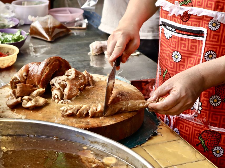 Bangkok: Local's Favorite Dishes Food Tour - Insider Tips for Tastings