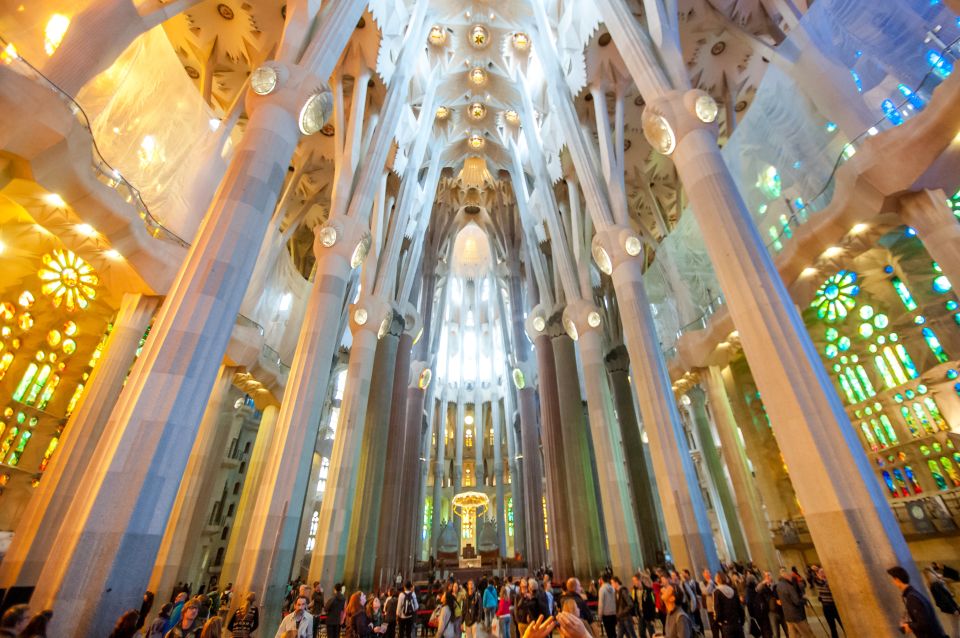 Barcelona: Fast-Track Sagrada Familia and Towers Guided Tour - Booking and Cancellation Policy