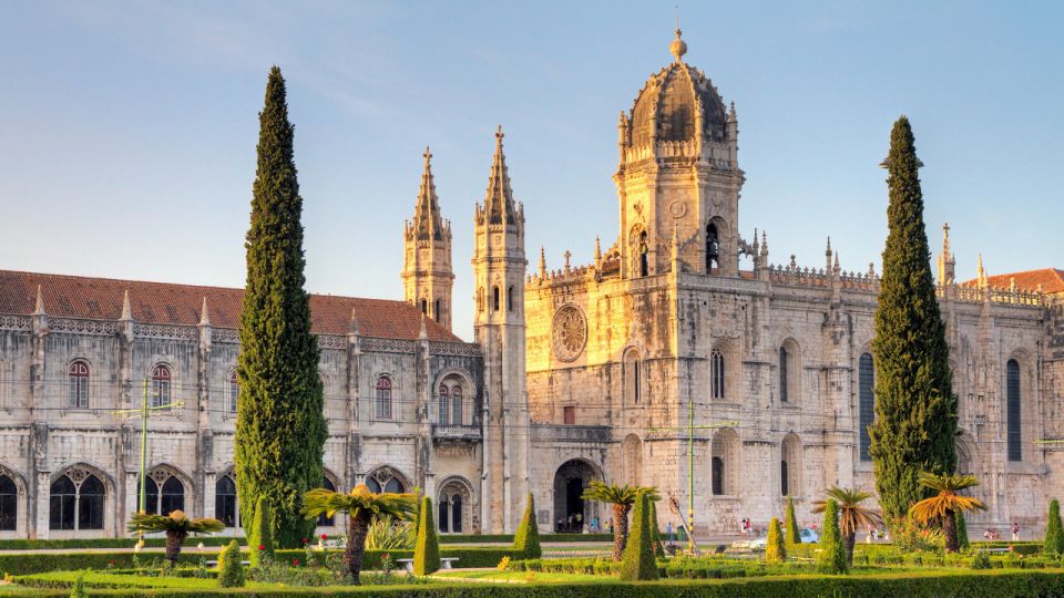 Benfica Stadium & Museum and Jerónimos Monastery - Experience Highlights