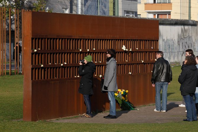 Berlin Wall - Destinies, Heroes & Love Stories - Heroes and Courage