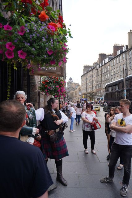 Bespoke Walking Tour of Edinburgh in Period Costume - Period Costumes Provided