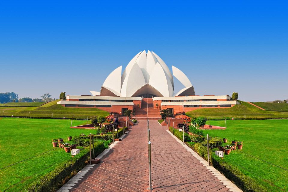 Best of New Delhi: 6-Hours Guided City Tour With Car & Guide - Tour Experience