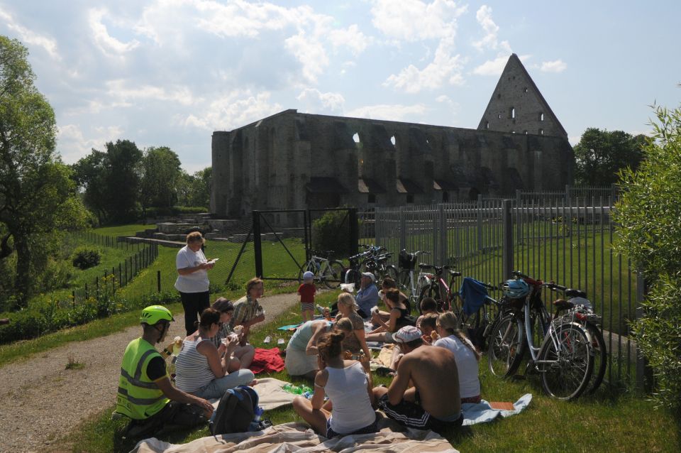 Best of Tallinn 2-Hour Bike Tour - Starting Times and Group Size