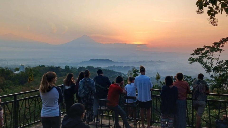 Borobudur Tour and Sunrise Punthuk Setumbu - Highlights