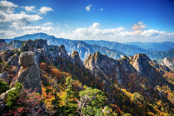 Breathtaking Autumn at Seoraksan National Park - Must-See Landmarks in the Park