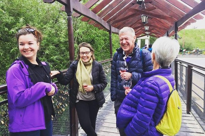 Calafate Wine Tours Pedestrian City Tour Paired With Wines - City Highlights