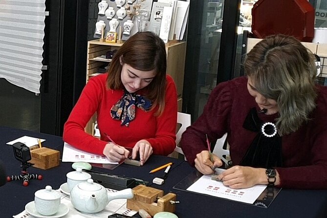 Carving a Korean Stone Seal With a Craftswoman in Insadong - Participant Eligibility and Group Size