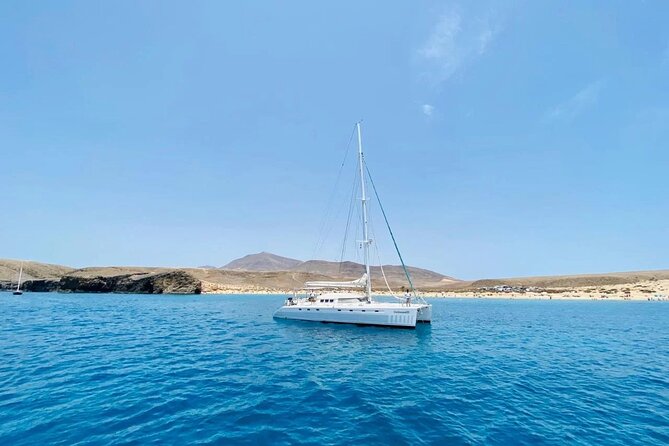 Catamaran Sailing Experience to Papagayos Beaches With Lunch and Drinks - Lunch Menu and Dining Experience