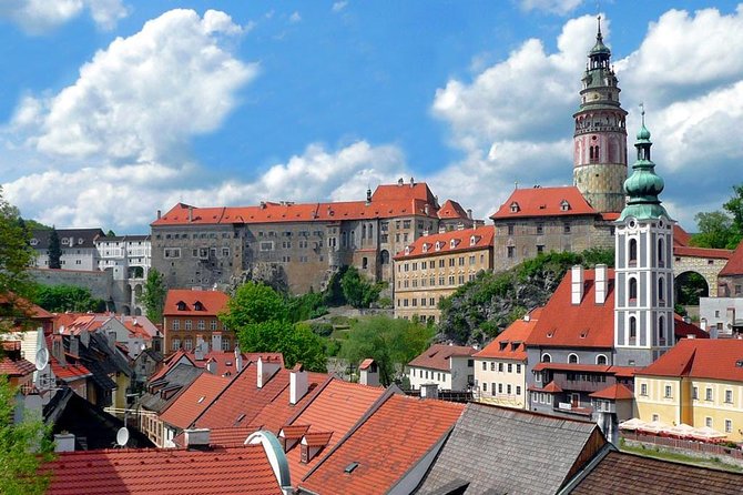 Cesky Krumlov Day Trip From Prague to Vilshofen - Inclusions and Refund Policy