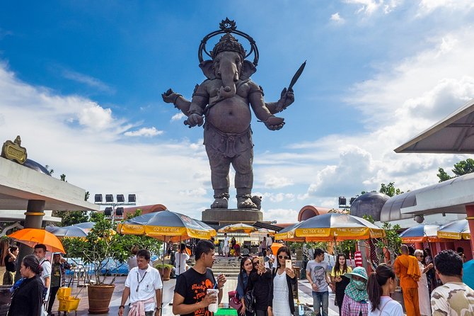 Chachoengsao One Day Trip From Bangkok : Historic Market and Buddhist Temples - Market Exploration