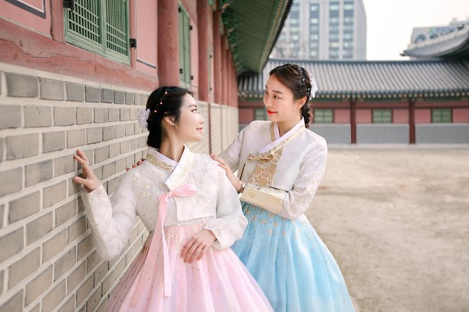 Changdeokgung Palace Hanbok Rental Experience in Seoul - Free Traditional Hair Styling Service