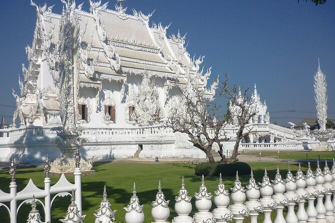 Chiang Rai Tour: Hot Spring,White Temple, Golden Triangle, Yao - Exploring White Temple