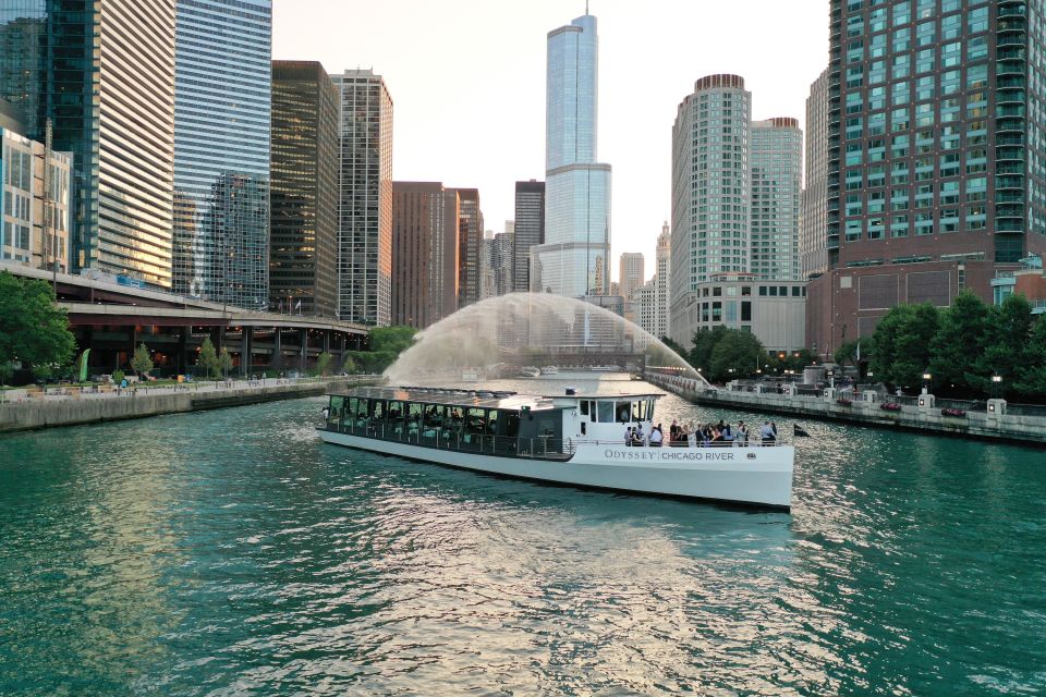 Chicago: Thanksgiving Gourmet Lunch Cruise on Chicago River - Location and Duration