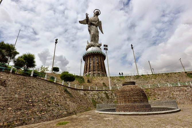 City Tour in Quito. Muffin, Cable Car, Historic Center and Middle of the World - Cable Car Experience