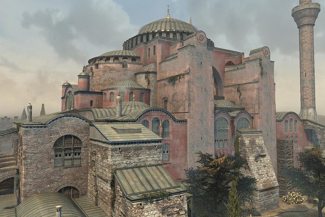 Classic Istanbul Tour Blue Mosque, Hippodrome, Hagia Sophia and Topkapi Palace - Exploring the Hippodrome