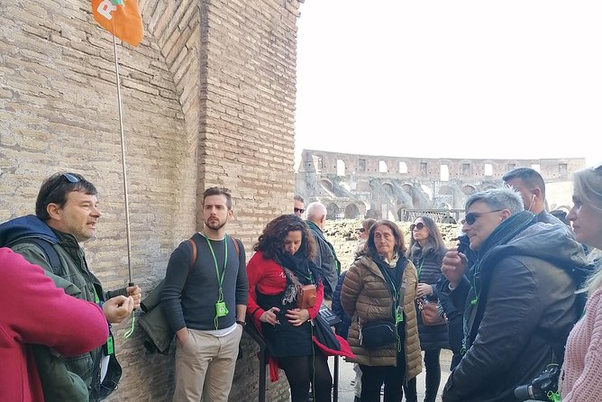 Colosseum With Gladiator Arena, Forum and Palatine in Spanish - Discovering the Forum