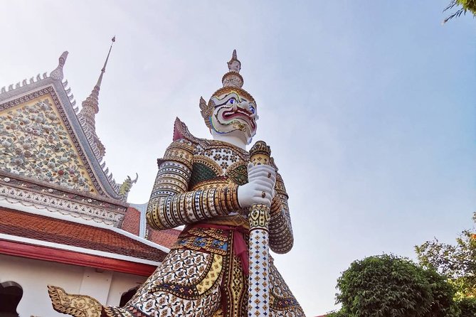 Damnoen Saduak Floating Market & Bangkok Temple Private Tour With English Guide - Meeting and Pickup Details