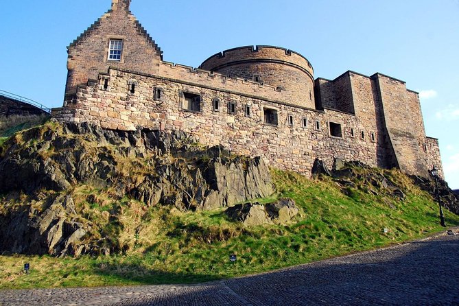 Day Trip to Edinburgh With Bus Tour & Edinburgh Castle Entry - Inclusions and Activities
