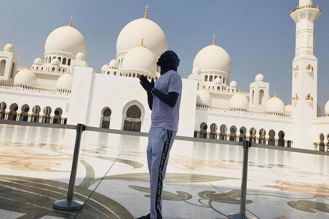 DEAL: Sheikh Zayed Grand Mosque and Dubai Red Dunes With BBQ Dinner - Pickup Locations and Details