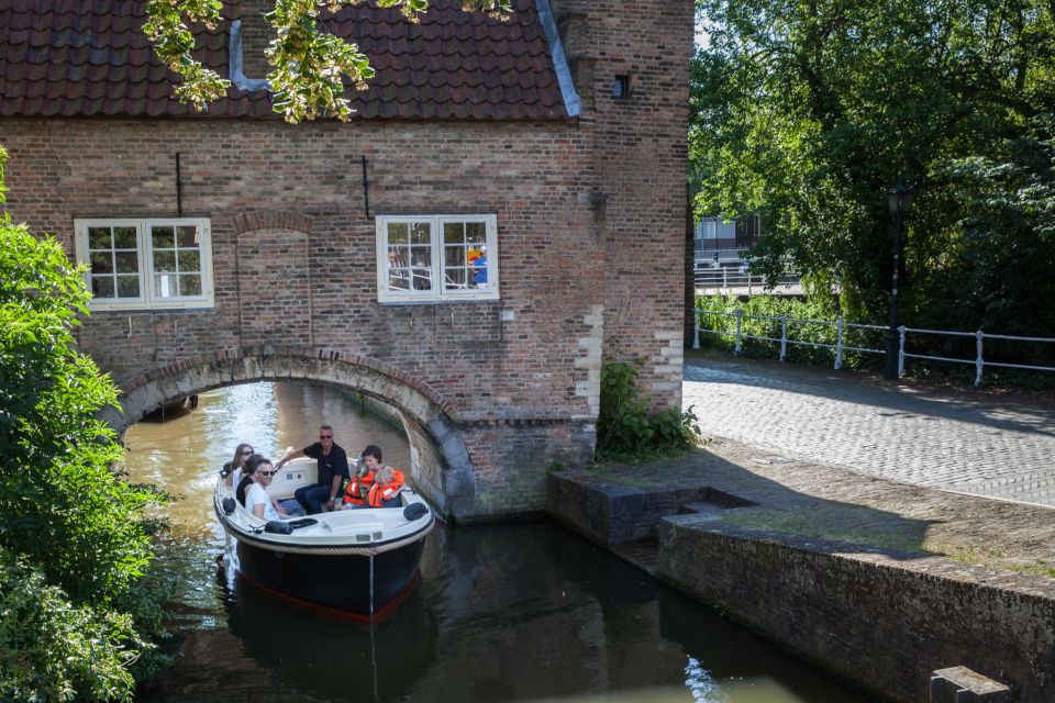 Delft: Open Boat Canal Cruise With Skipper - Experience Highlights