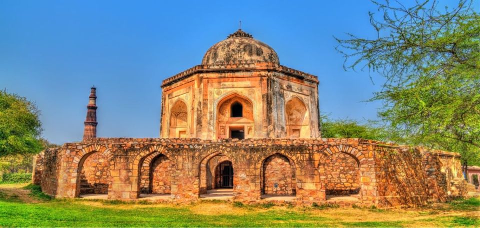 Delhi: Mehrauli With Some Prominent Sites Walk Tours - Location Information and Exploration