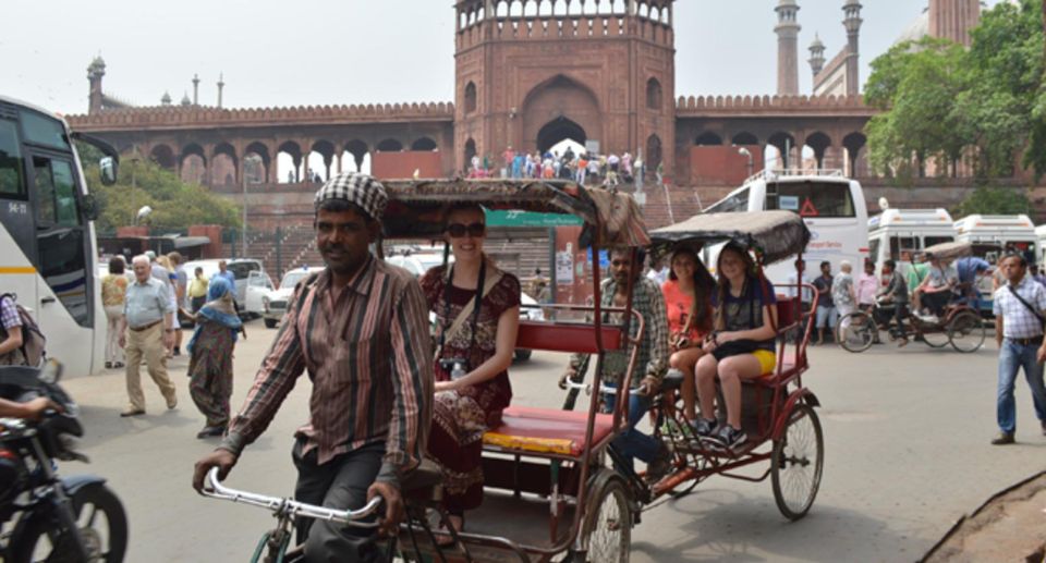 Delhi: Private Chandni Chowk, Food Tasting, & Tuk-Tuk Tour - Tour Experience