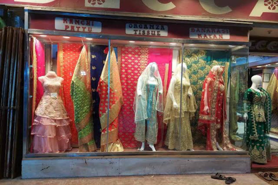 Delhi: Private Guided Shopping Tour in A/C Car With Transfer - Highlights of the Tour