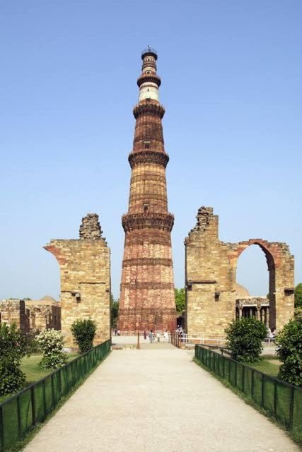 Delhi: Qutub Minar Skip-the-line Entry Ticket With Transfer - Experience Highlights