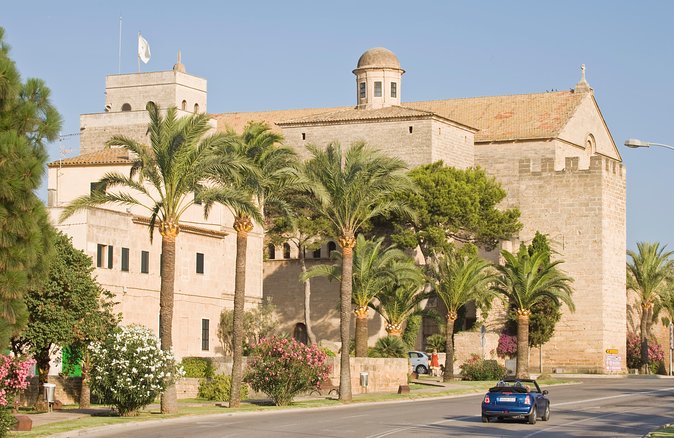 Discover Alcudia Old Town on a Private Walking Tour - Inclusive Offerings
