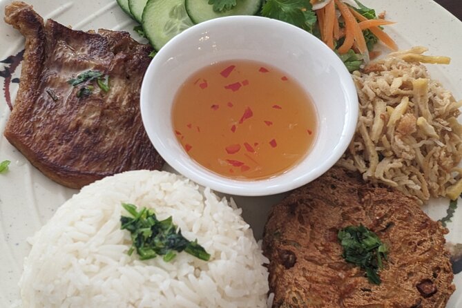 Discover Vietnamese Buddhist Cuisine Around Montreal Jean-Talon - Culinary Delights at Mangala Vegetarian Cuisine