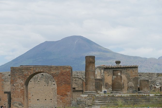 Discovering Pompeii and Vesuvius - VIP Tour With Lunch - Customer Reviews and Ratings