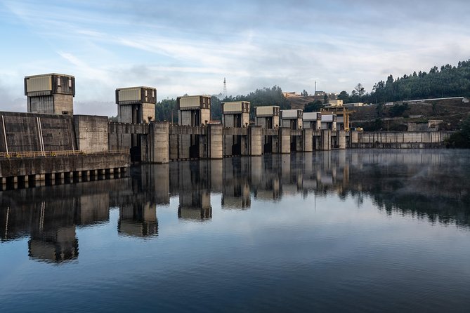 Douro Valley Cruise Porto to Pinhão: Breakfast, Lunch and Tasting - Scenic Views and River Experience