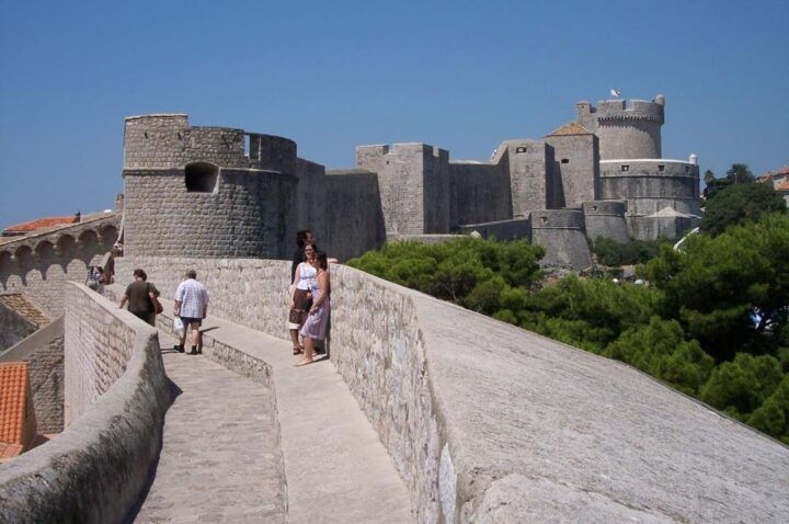 Dubrovnik: Old Town Highlights Guided Walking Tour - Experience Highlights