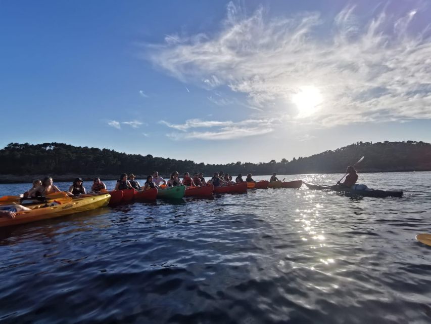 Dubrovnik: Sea Kayaking Tour With Fruit Snack - Experience Highlights