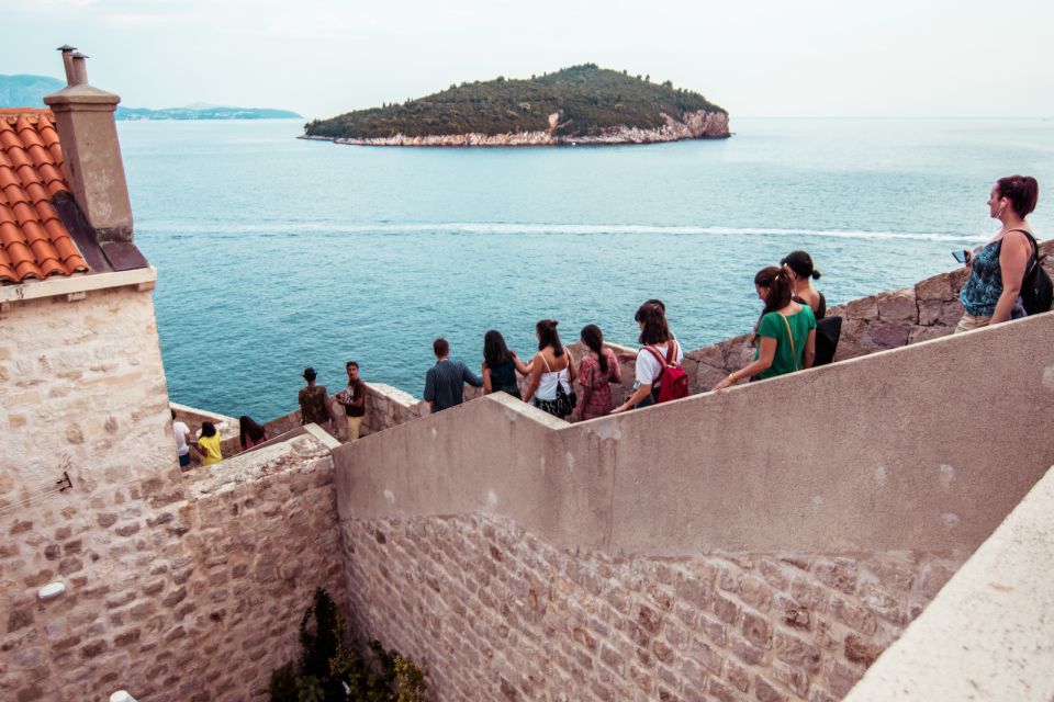 Dubrovnik: Walls and Wars Walking Tour - Experience Highlights