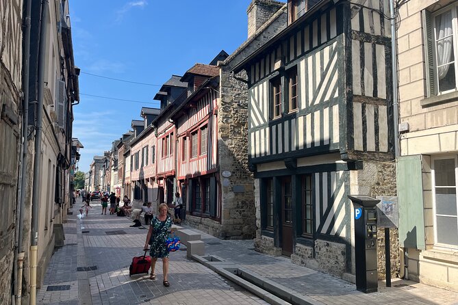 E-Scavenger Hunt Honfleur: Explore the City at Your Own Pace - Meeting and Pickup Details