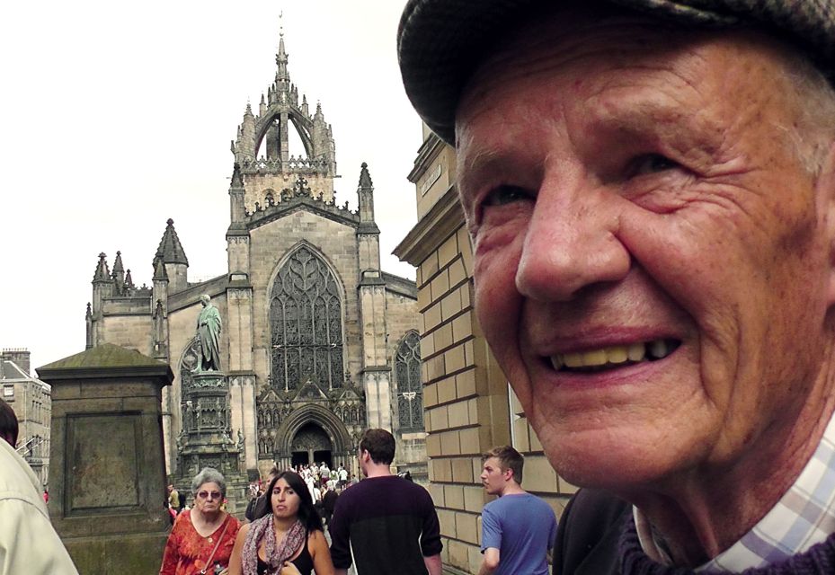 Edinburgh: City Highlights Private Guided Walking Tour - Tour Experience