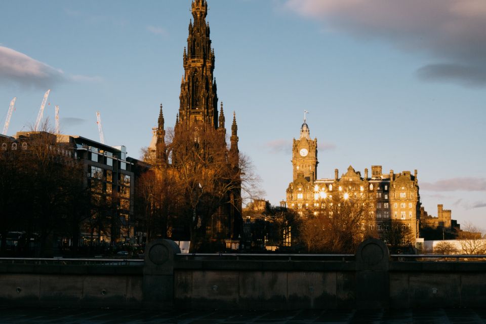 Edinburgh: First Discovery Walk and Reading Walking Tour - Essential Information for Participants
