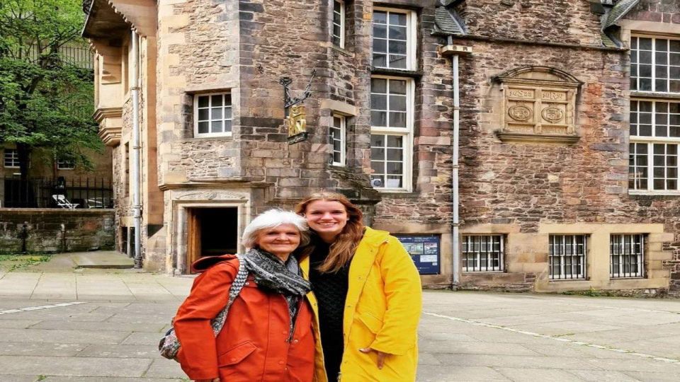 Edinburgh: Heart Of Old Town Private Walking Tour - Tour Highlights