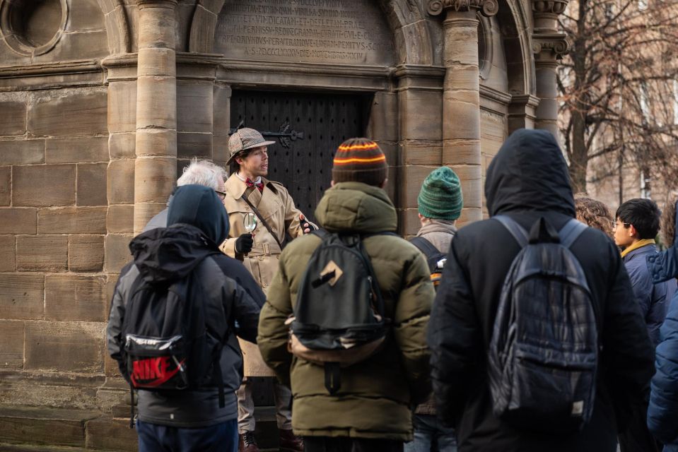 Edinburgh: Historical Gems Tour & A Taste of Scottish Fudge - Palace of Holyrood House Exploration