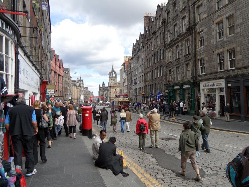 Edinburgh: Private Guided Walking Tour - Experience Highlights